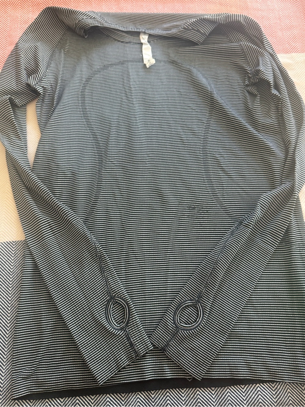 Lululemon Swiftly Tech Long Sleeve Black White Stripe Size 10 Thumbholes